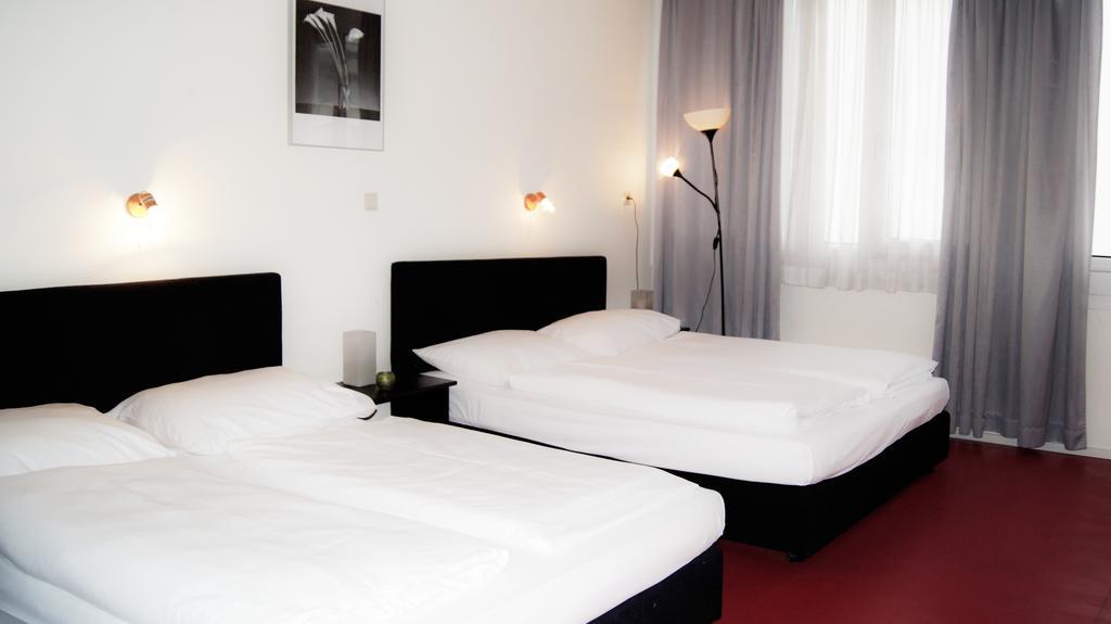 Hotel Hillinger Wina Ruang foto